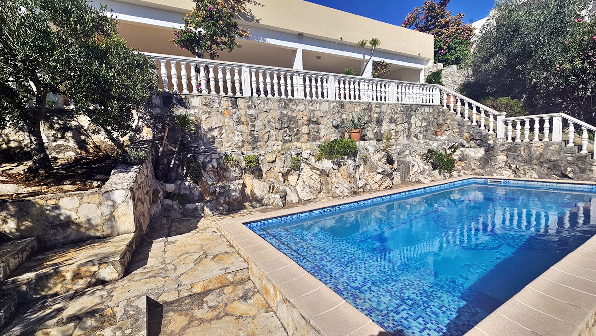 Bellissima casa dalmata a Sevid in ottima posizione con piscina e vista